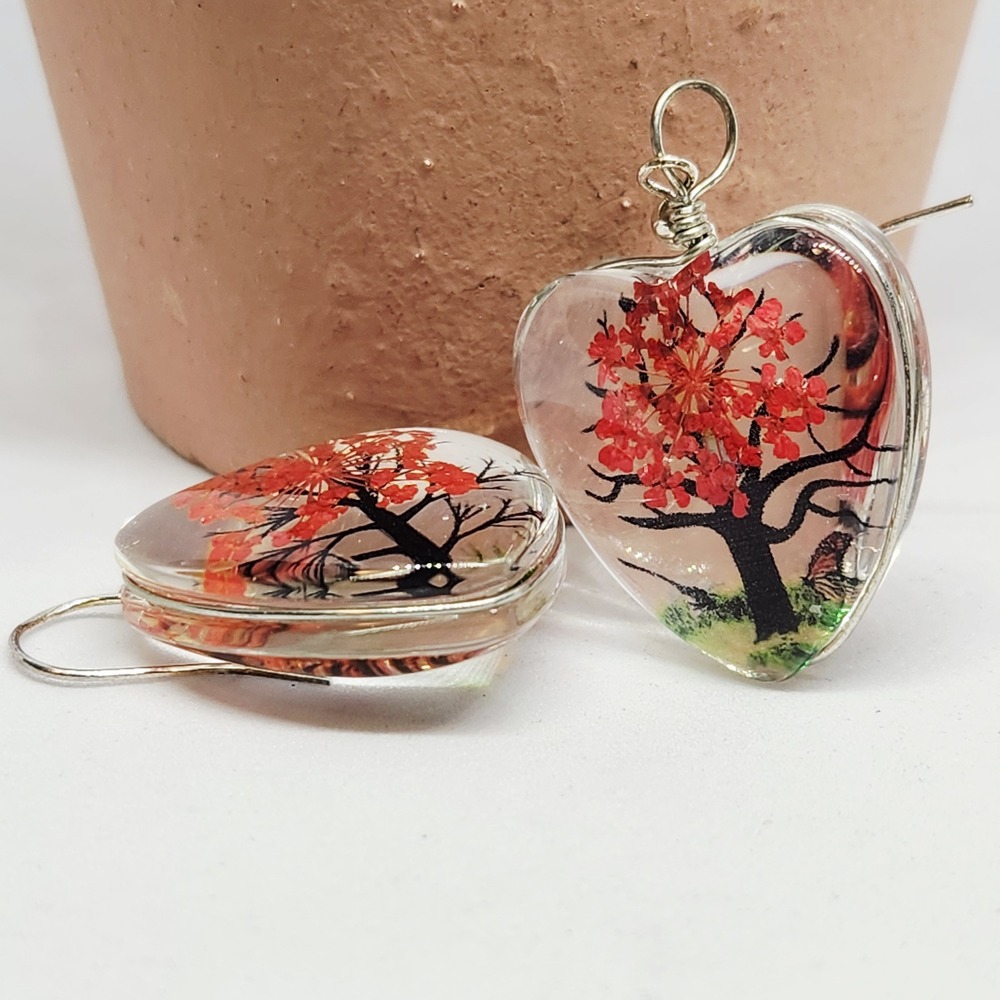 Handmade Heart-Shaped Tree with Red‎ Blossoms Dangle Earrings NEW Ladies Casual - Picture 7 of 8